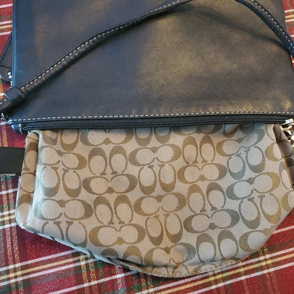 Coach 2003 Black Hampton Wristlet - Picture 3 of 10